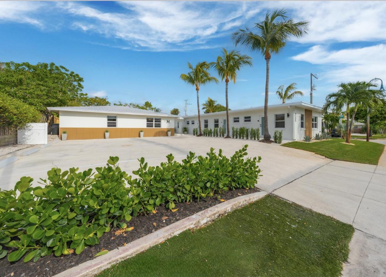 M Lake Worth Beach: Modern Villas with Retro Charm Near Palm Beach Exterior photo