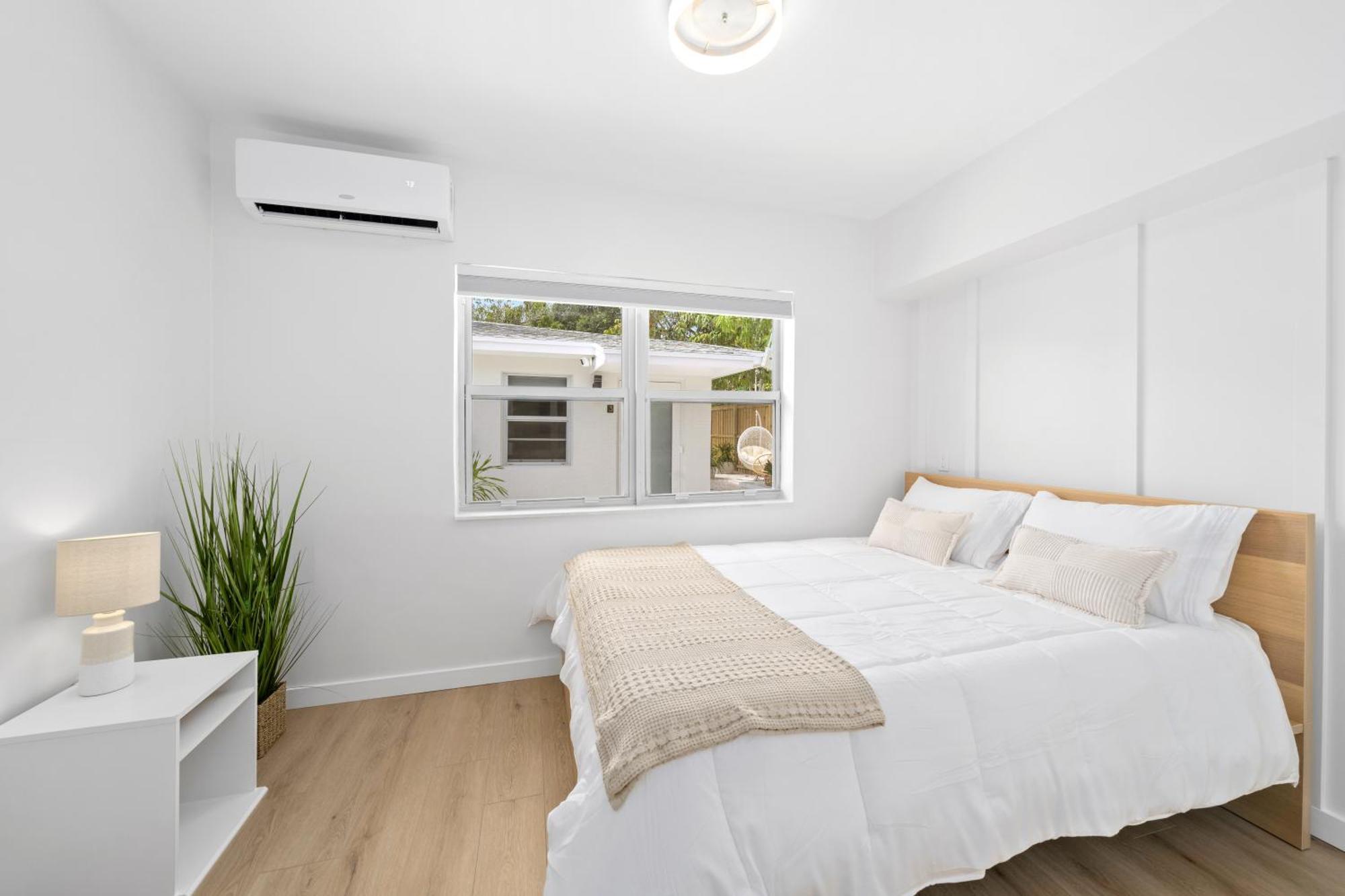 M Lake Worth Beach: Modern Villas with Retro Charm Near Palm Beach Exterior photo