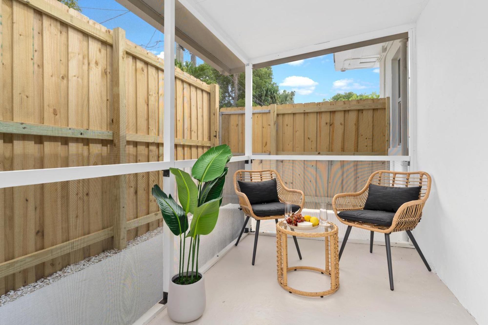 M Lake Worth Beach: Modern Villas with Retro Charm Near Palm Beach Exterior photo