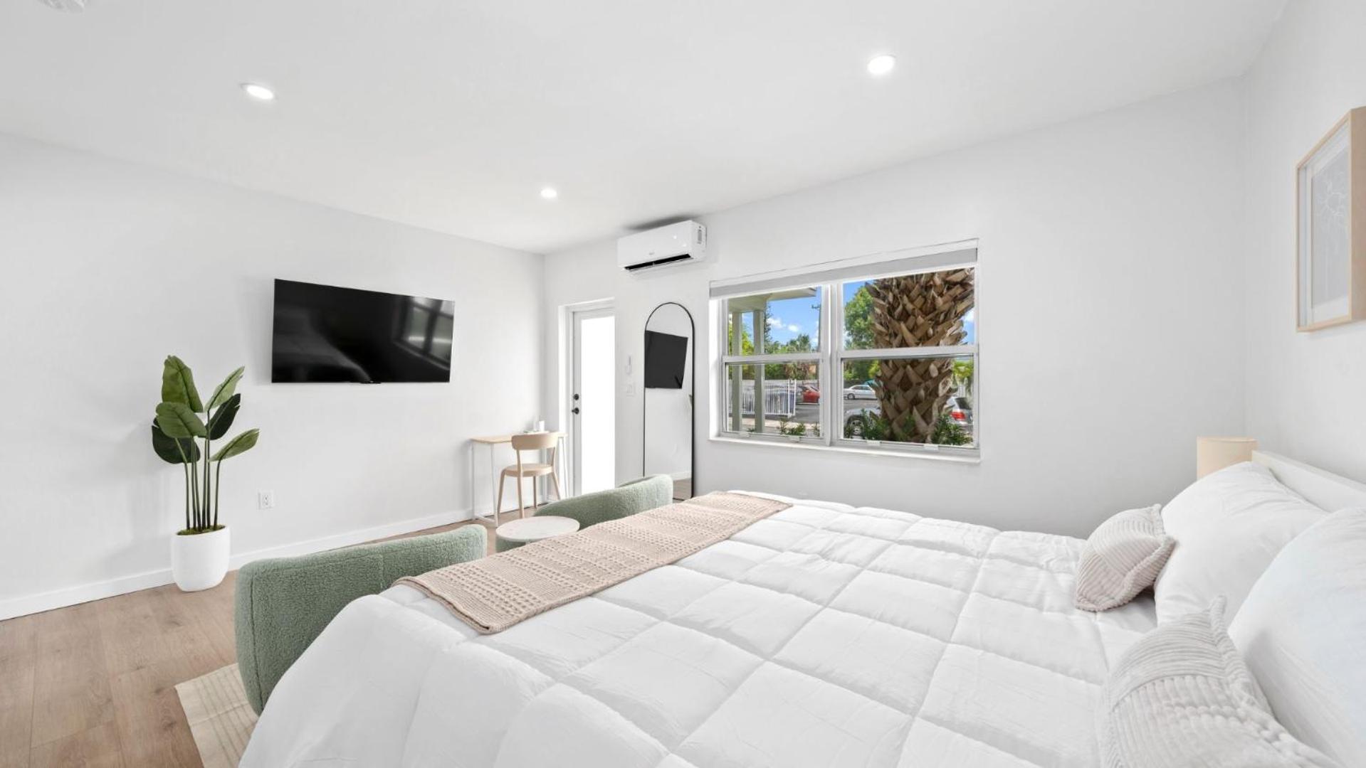 M Lake Worth Beach: Modern Villas with Retro Charm Near Palm Beach Exterior photo